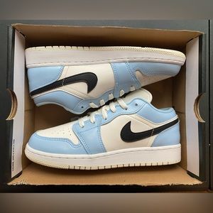 Nike Air Jordan 1 Low Ice Blue Sail White GS Size 5.5Y Women's 7 554723-401